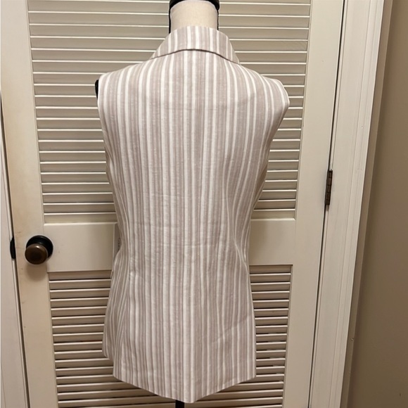 33. Calvin Klein Vest in Khaki Stripes, Size 16 - Picture 7 of 15